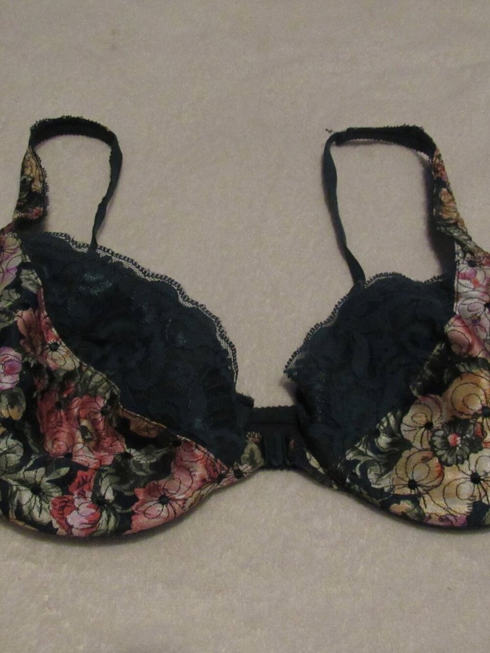 Victoria's Secret Green Front Closure Bra  Size36C USED